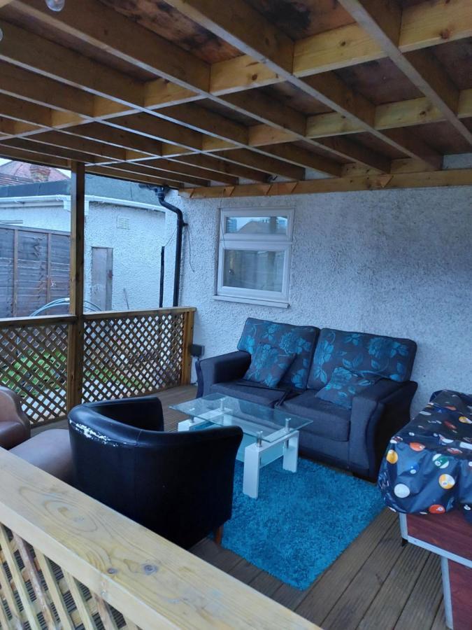 Heathrow-Windsor Guest House สลาว ภายนอก รูปภาพ