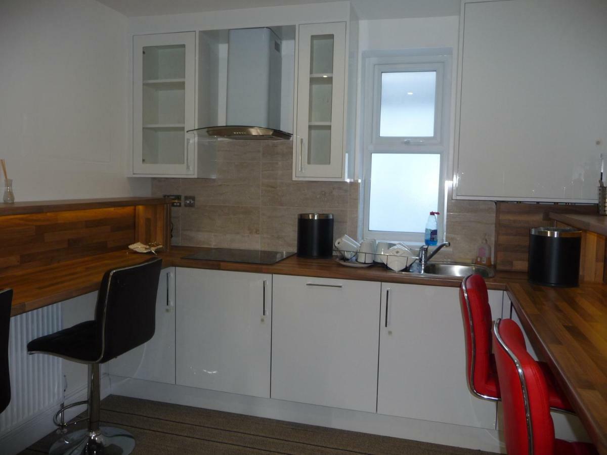 Heathrow-Windsor Guest House สลาว ภายนอก รูปภาพ