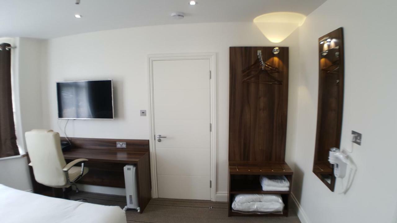 Heathrow-Windsor Guest House สลาว ภายนอก รูปภาพ