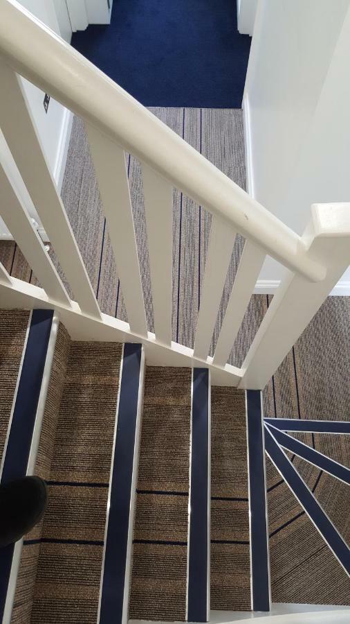 Heathrow-Windsor Guest House สลาว ภายนอก รูปภาพ