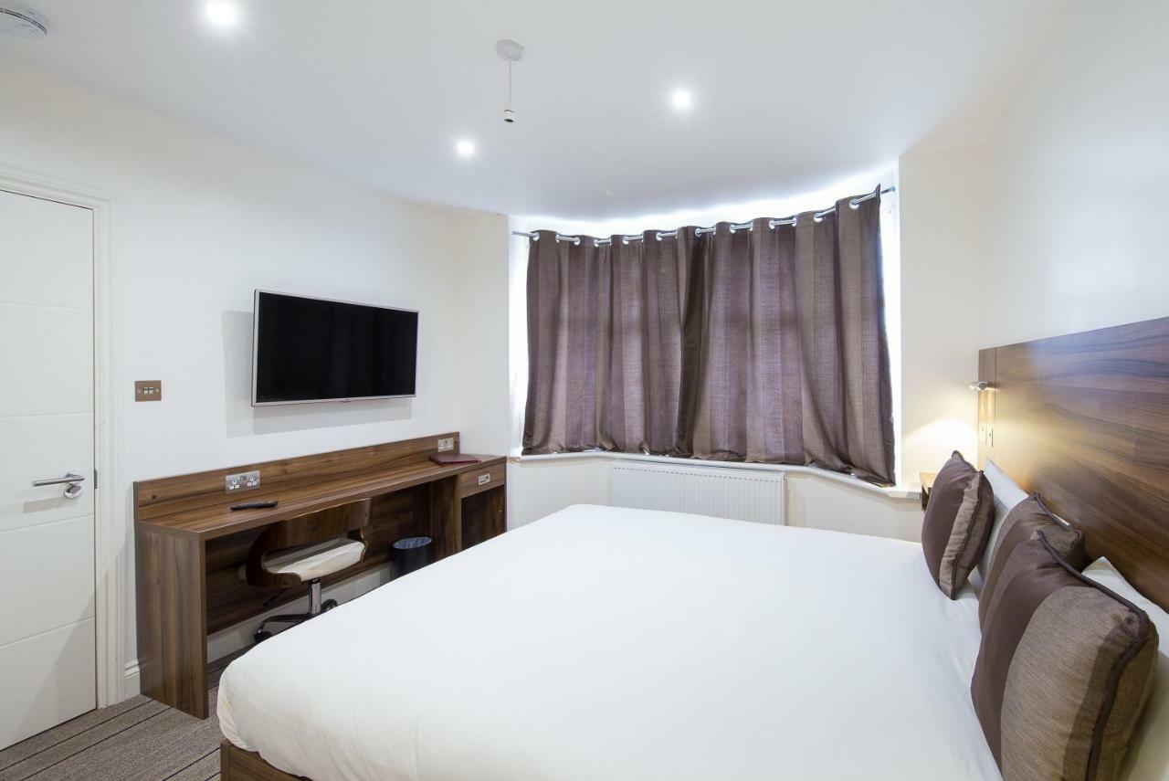 Heathrow-Windsor Guest House สลาว ภายนอก รูปภาพ