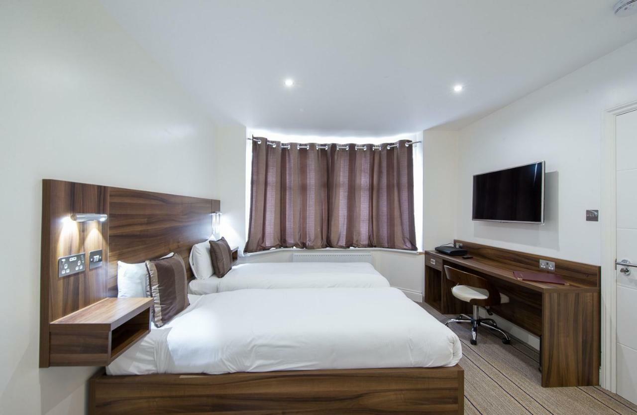 Heathrow-Windsor Guest House สลาว ภายนอก รูปภาพ