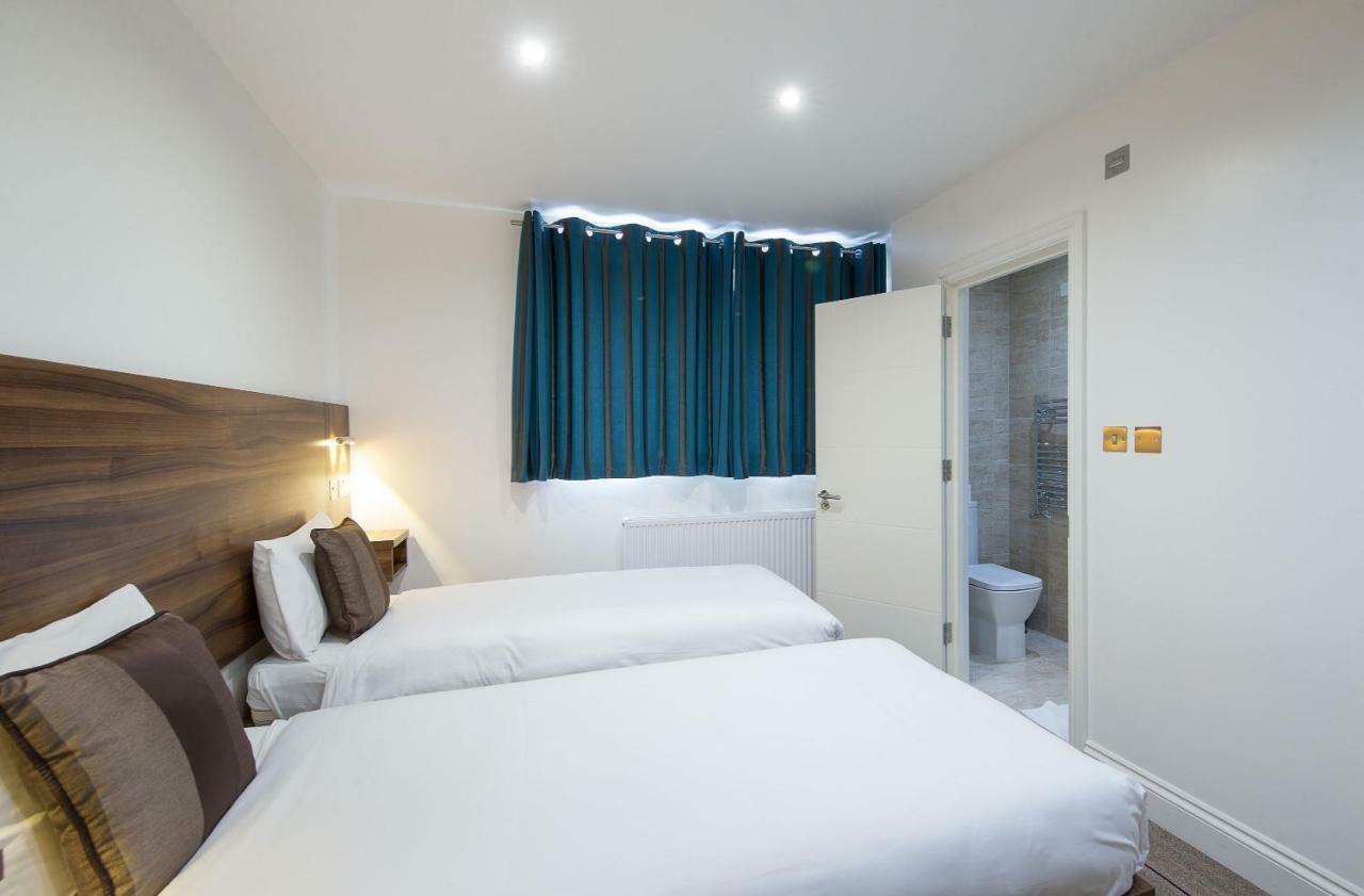 Heathrow-Windsor Guest House สลาว ภายนอก รูปภาพ