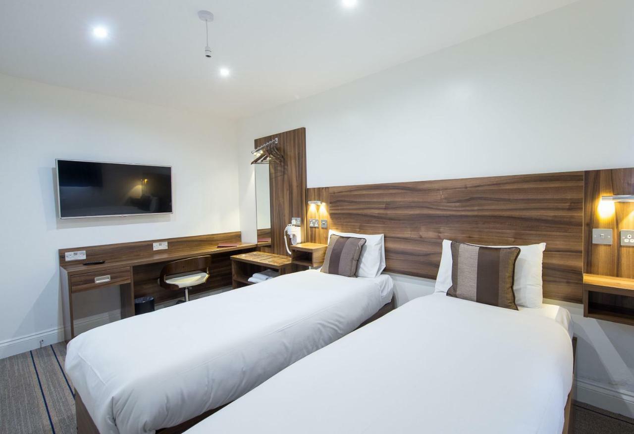 Heathrow-Windsor Guest House สลาว ภายนอก รูปภาพ