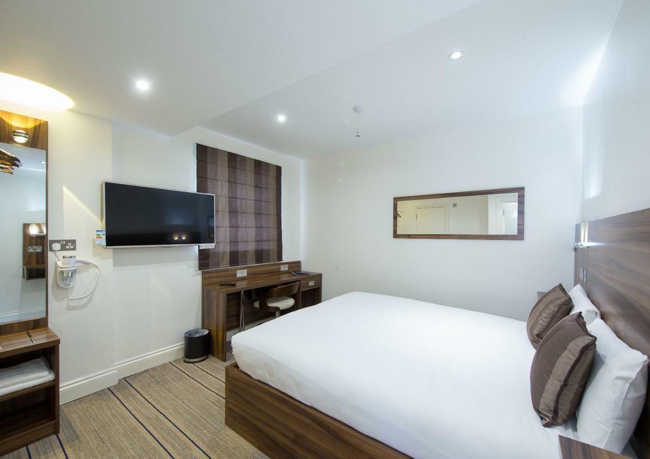 Heathrow-Windsor Guest House สลาว ภายนอก รูปภาพ