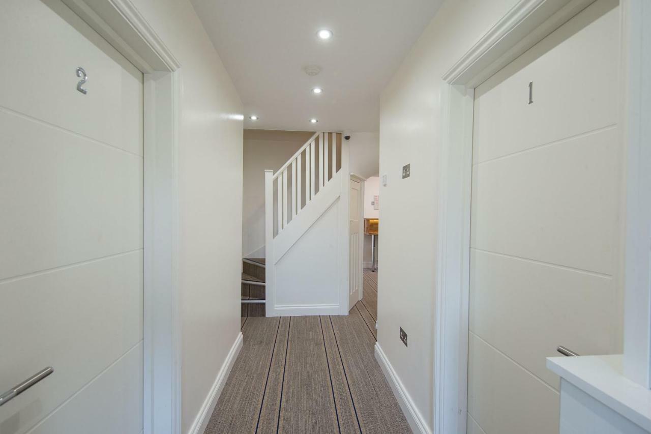 Heathrow-Windsor Guest House สลาว ภายนอก รูปภาพ