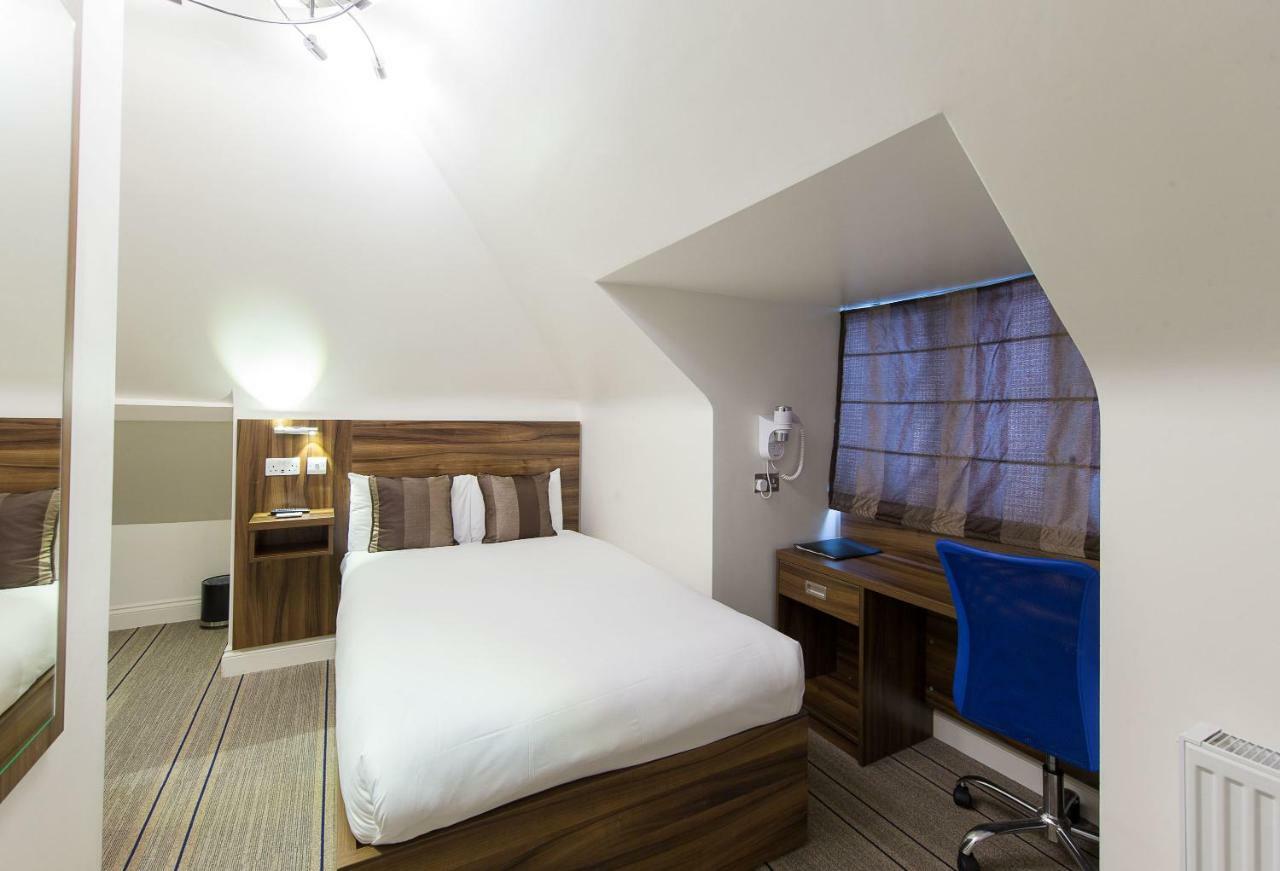 Heathrow-Windsor Guest House สลาว ภายนอก รูปภาพ