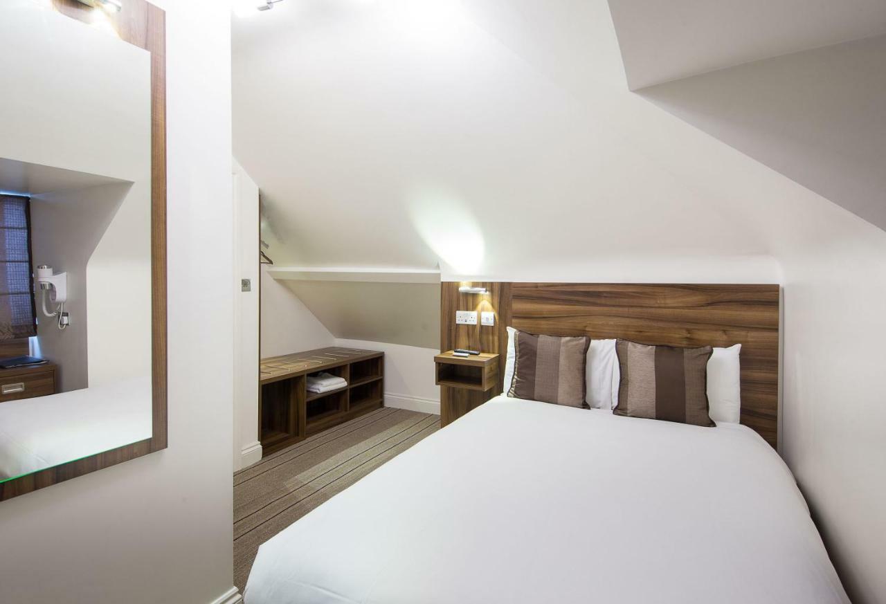 Heathrow-Windsor Guest House สลาว ภายนอก รูปภาพ